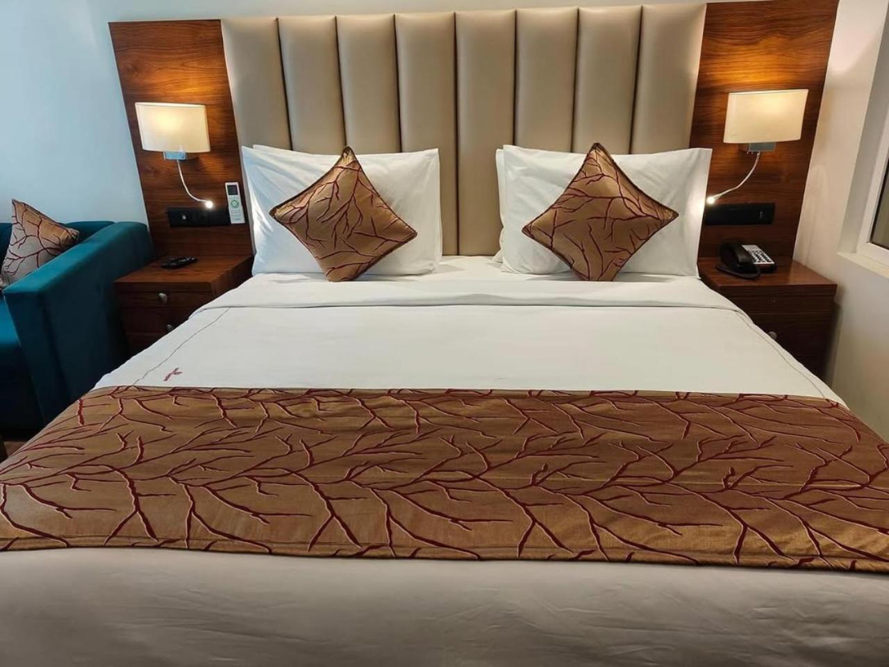 Hotel O Cean Suites Near Igi Airport New Delhi Exteriör bild