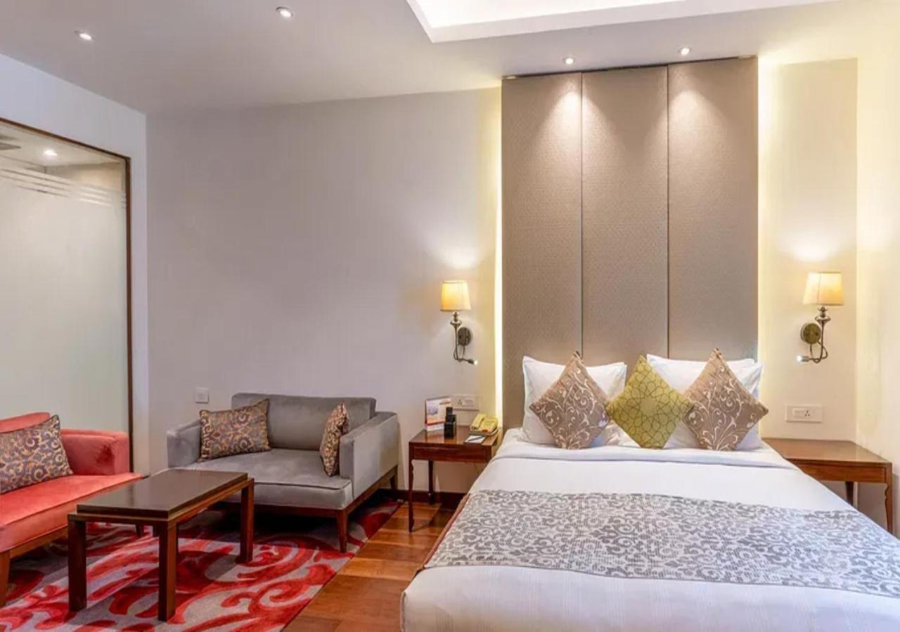 Hotel O Cean Suites Near Igi Airport New Delhi Exteriör bild